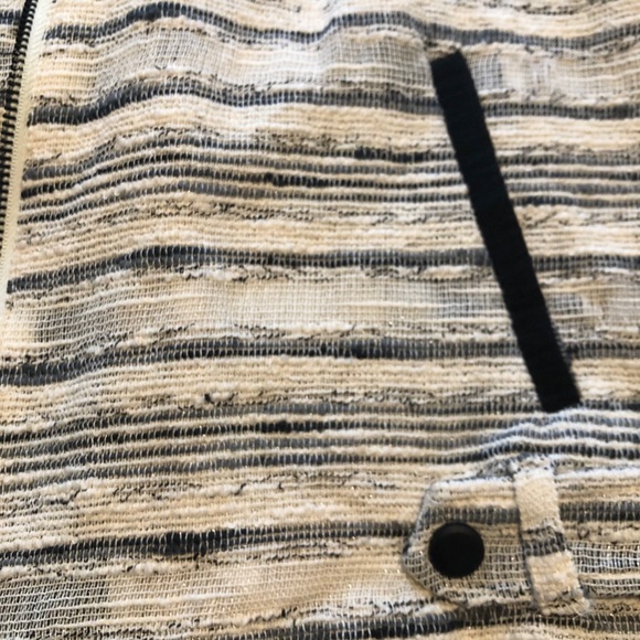 BCBG Black & White Vest Size M - Picture 3 of 4